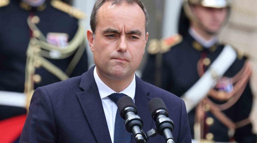 Fransa’da başbakan olarak atanan Lecornu, Bayrou’dan görevi devraldı!