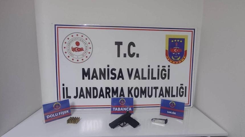 Ş&uuml;phe &uuml;zerine &uuml;st&uuml; aranan şahıstan tabanca ve mermi &ccedil;ıktı