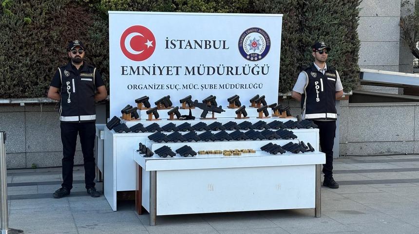 İstanbul'da motosikletli suç çetelerine operasyon: 105 gözaltı