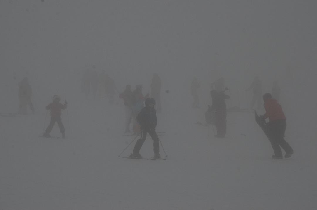 Uludağ yoğun kar ve sise rağmen doldu taştı