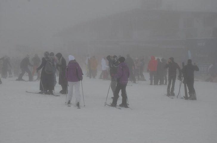 Uludağ yoğun kar ve sise rağmen doldu taştı G2