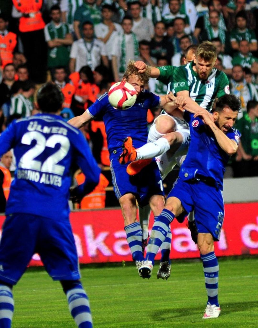 Bursaspor - Fenerbah&ccedil;e ZTK ma&ccedil;ından kareler