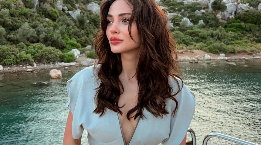 Rabia Soyt&uuml;rk sevgilisinden ayrıldı! Evlilik hazırlığı yapıyordu