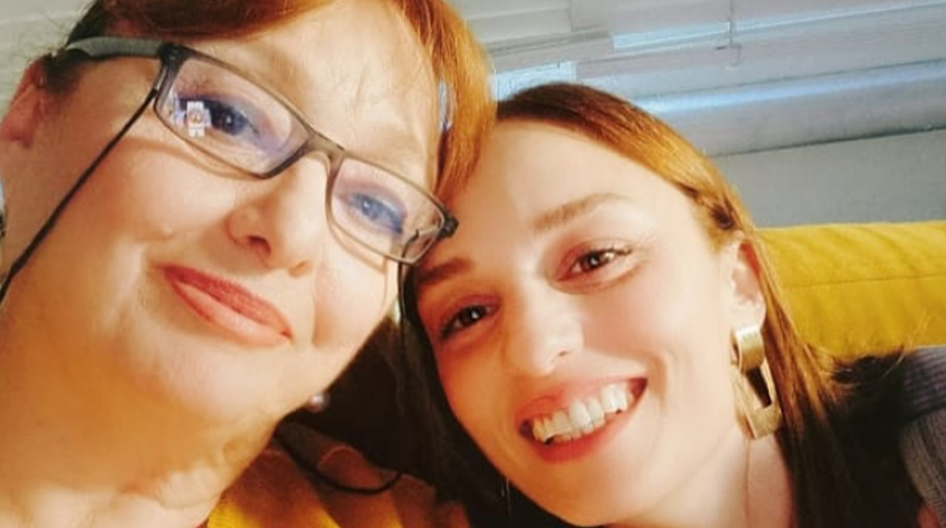 Nilperi Şahinkaya intihar mı etti? Annesinin ölümden sonra "Beni affedin dayanamıyorum" notuyla paylaşıp sildi... Olay iddia