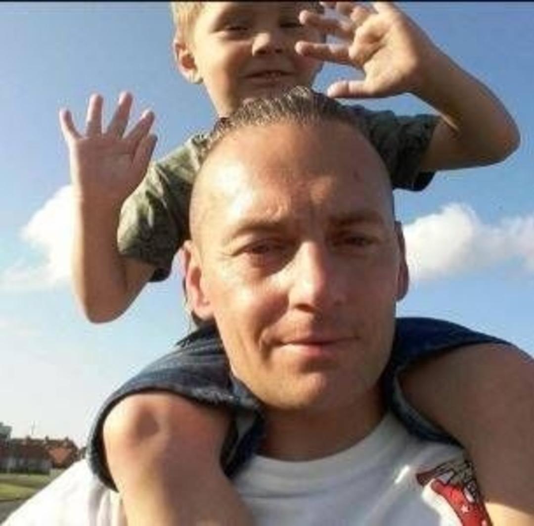 Babanın trajik ölümü! Oğlunun tabutunu taşırken can verdi 2