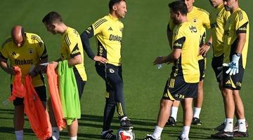 Fenerbahçe'nin yeni teknik direktörü Tedesco'dan antrenman sonrası karar! O isme hayran oldu: Transfer iptal