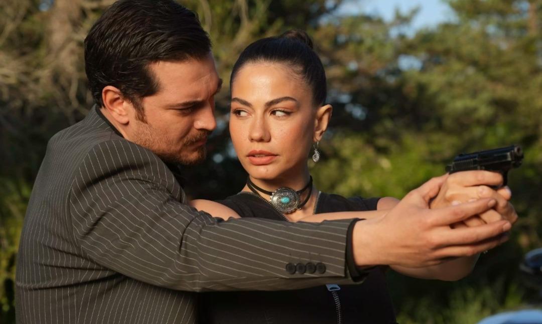 Hik&acirc;yesi bitti! Fenomen dizi Eşref R&uuml;ya da şaşırtan ayrılık  1