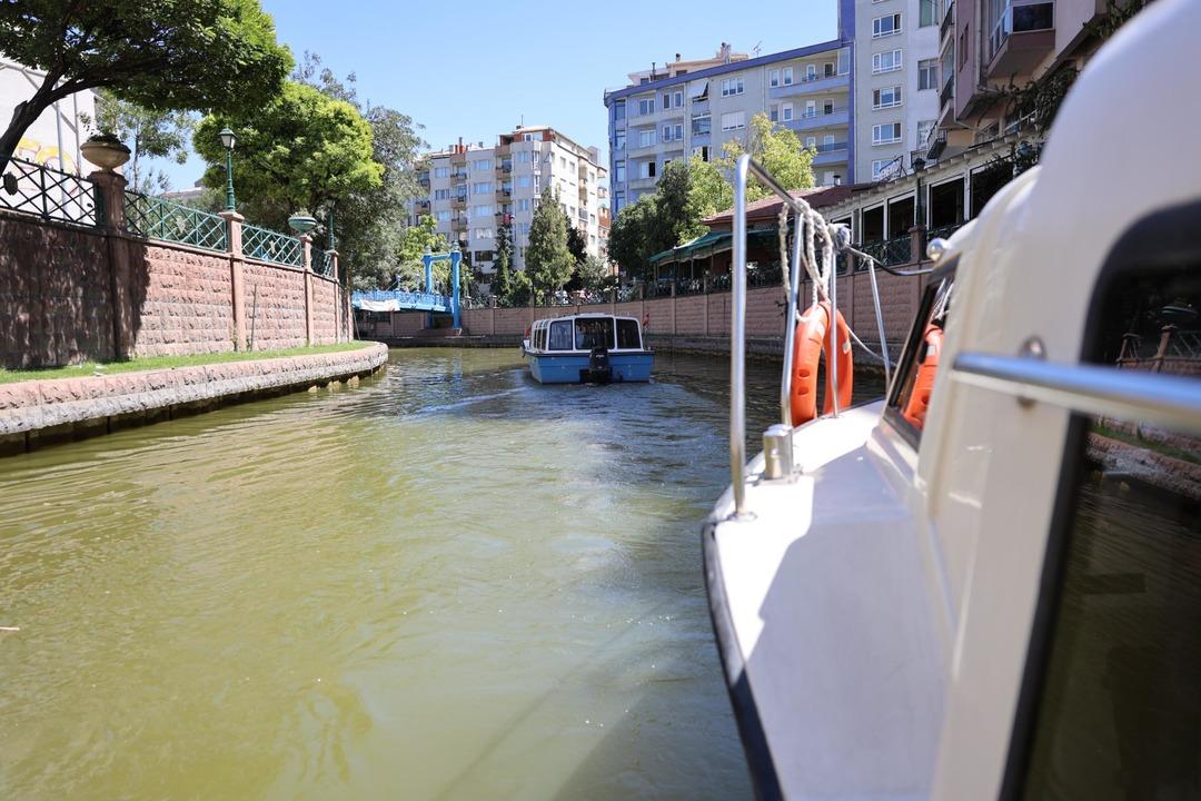 Porsuk Çayı nın turist gezi botları kadınlara emanet! 2