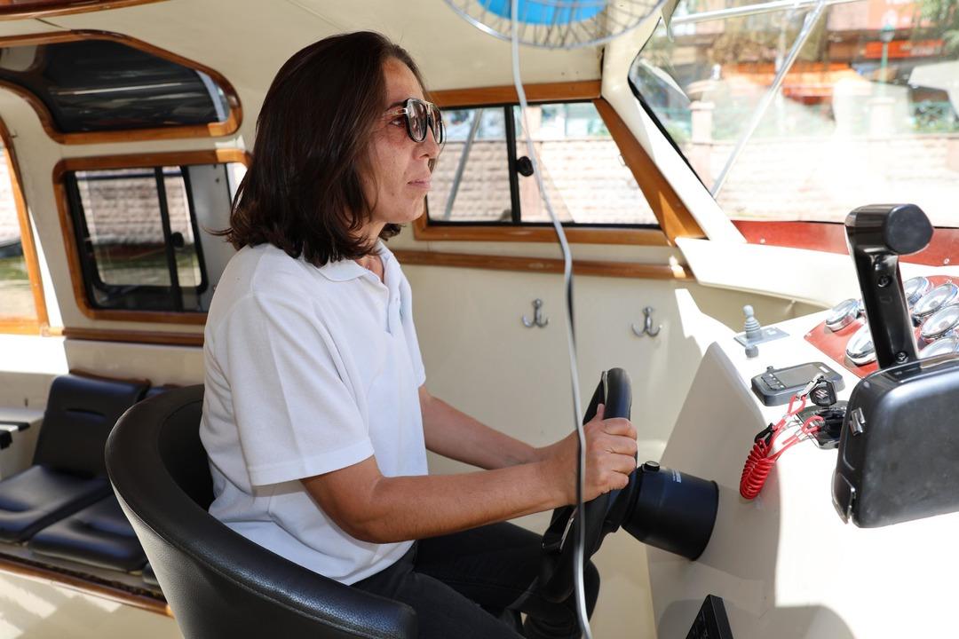 Porsuk Çayı nın turist gezi botları kadınlara emanet! 1