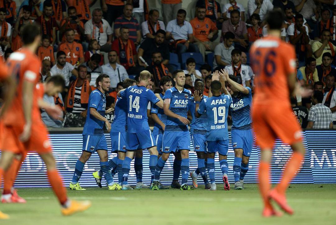 Başakşehir - AZ Alkmaar ma&ccedil;ından kareler