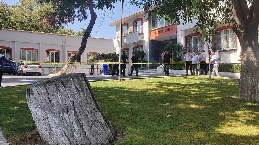 Zeytinburnu'nda hastane bahçesinde silahlı saldırı! 