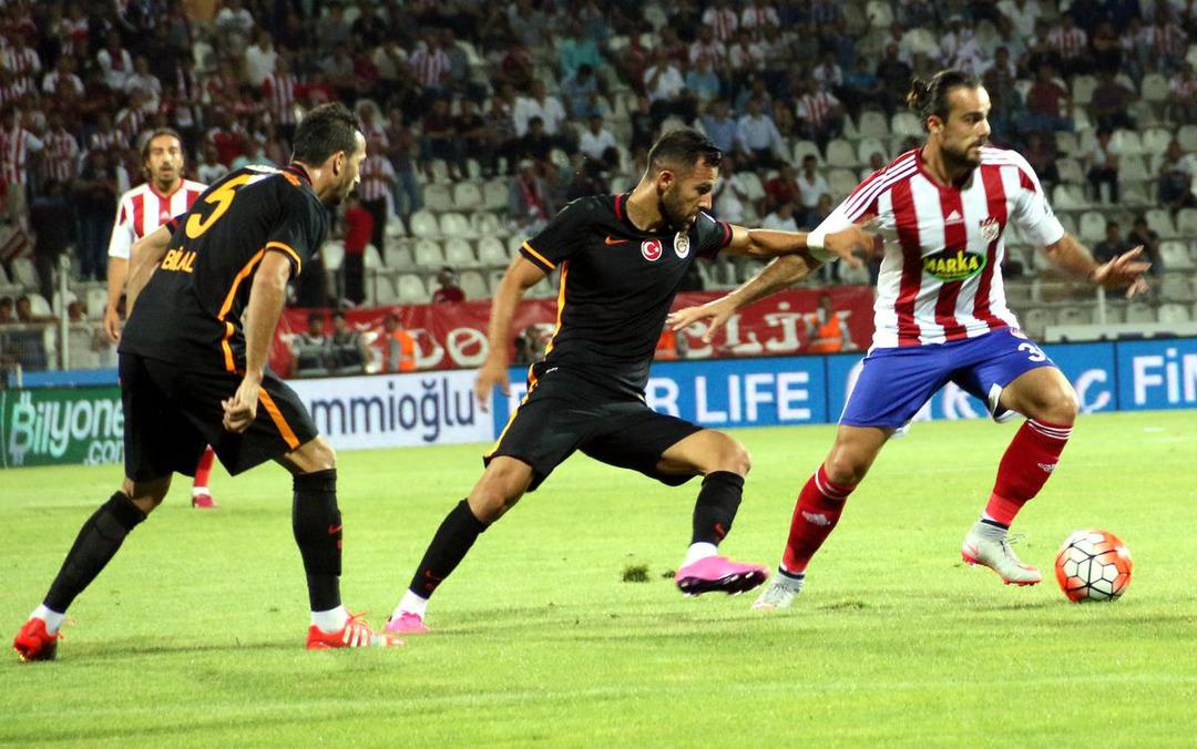 Sivasspor - Galatasaray ma&ccedil;ından kareler 2015-2016
