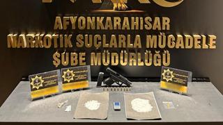 Uyuşturucu ve tabancayla yakalanan şahıs tutuklandı