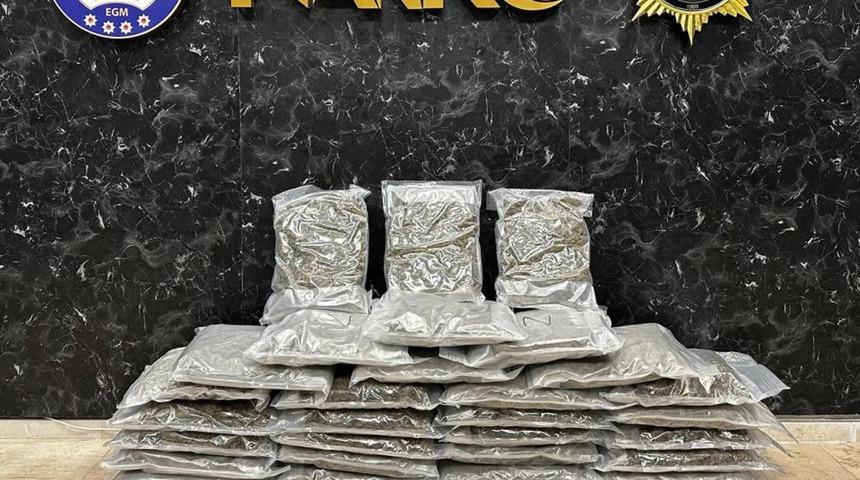 Ümraniye'de uyuşturucu operasyonu: 37 kilo skunk ele geçirildi