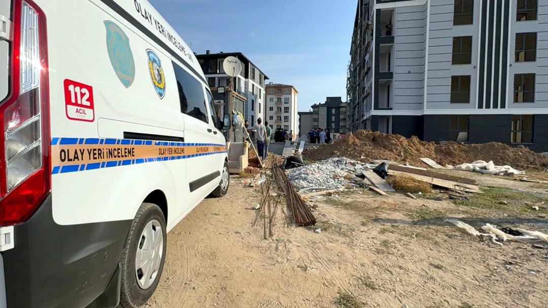 İnşaatta boya yapan işçi, 4 üncü kattan düşüp öldü 1