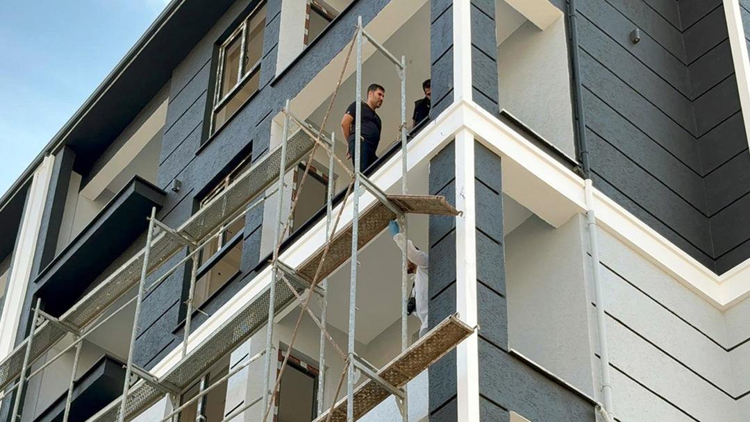 İnşaatta boya yapan işçi, 4 üncü kattan düşüp öldü 2