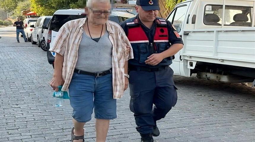 Evinde 2 bin 100 adet sentetik ecza ele geçirilen şüpheli: "Raporum var ben içiyorum"