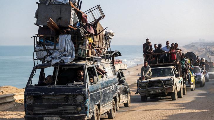 Gazze’de yeni göç dalgası! On binlerce kişi yine yollara düştü! İşte çok çarpıcı o görüntüler… G4