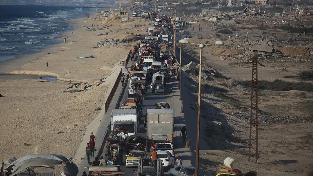 Gazze&rsquo;de yeni g&ouml;&ccedil; dalgası! On binlerce kişi yine yollara d&uuml;şt&uuml;! İşte &ccedil;ok &ccedil;arpıcı o g&ouml;r&uuml;nt&uuml;ler&hellip;