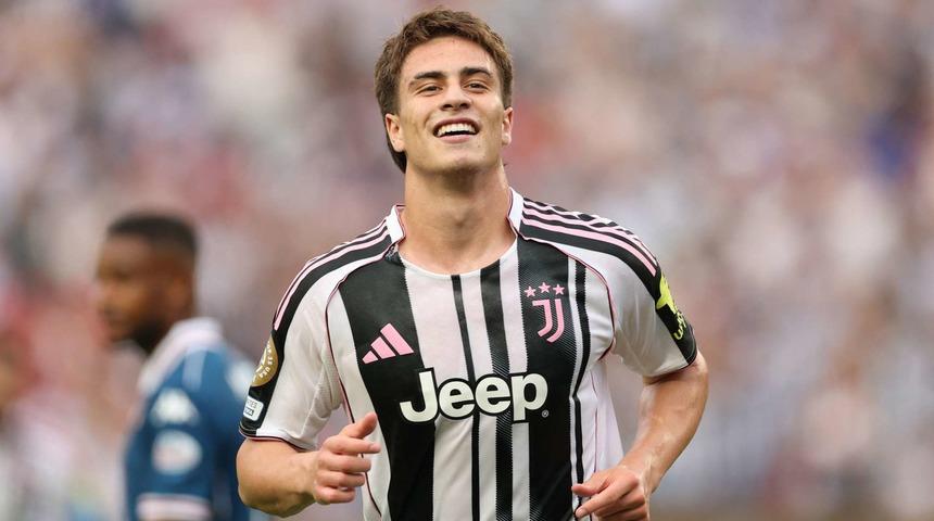 Milli oyuncumuz Kenan Yıldız ödüllere doymuyor! Bu kez de İtalya'da ayın oyuncusu seçildi...