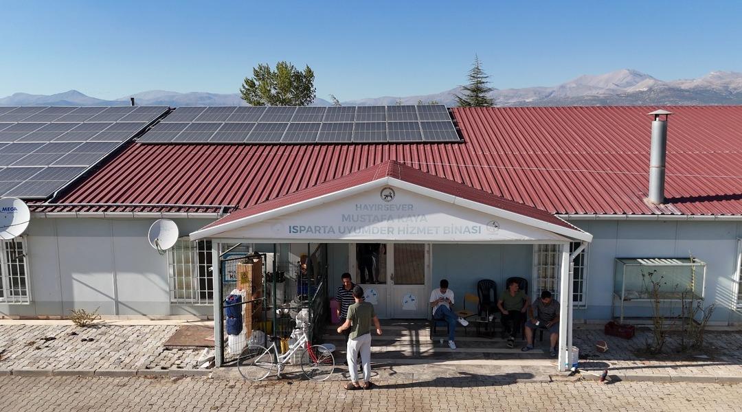 Türkiye’de bir ilk: 11 yılda 800 bağımlı genç kurtuldu! Osmanlı dan kalma yöntemle uyuşturucu ile mücadele: "18 yılın izlerini 24 günde temizliyoruz"   2