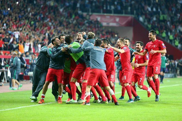 Türkiye - İzlanda maçından kareler