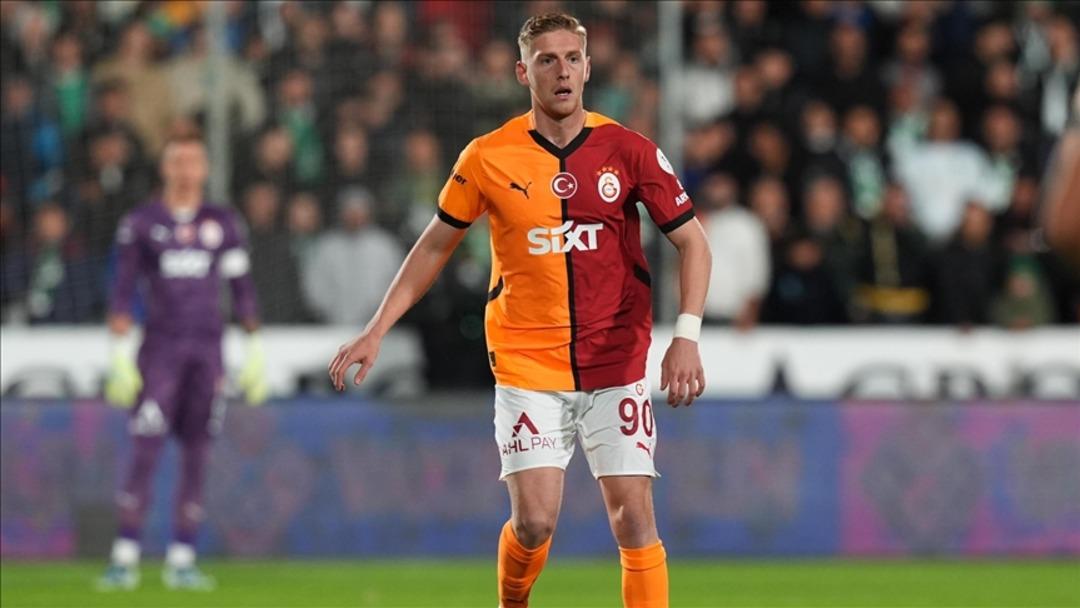 SON DAKİKA: Fenerbahçeli Mert Hakan Yandaş ve Galatasaraylı Metehan Baltacı gözaltına alındı! 1