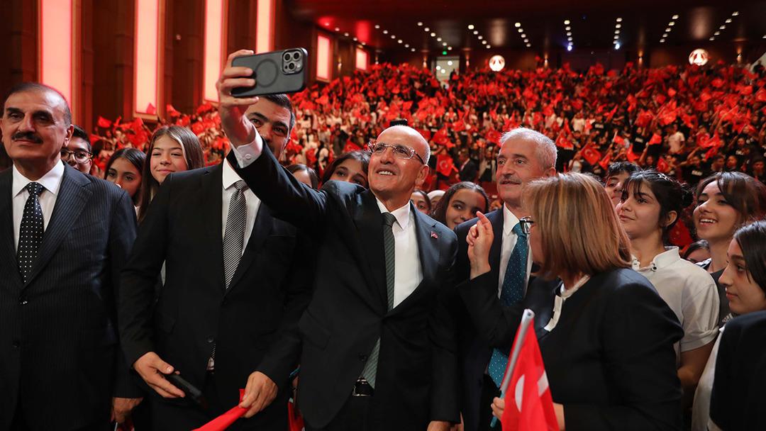 Mehmet Şimşek: ‘Ülkemizde fırsat eşitliği var!’ 1