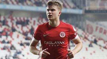 Süper Lig ekiplerinden Başakşehir transferin son gününde Antalyaspor'dan Kaluzinski’yi transfer etti!