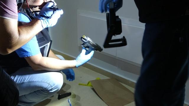 Posta kutusunda tabanca paniği