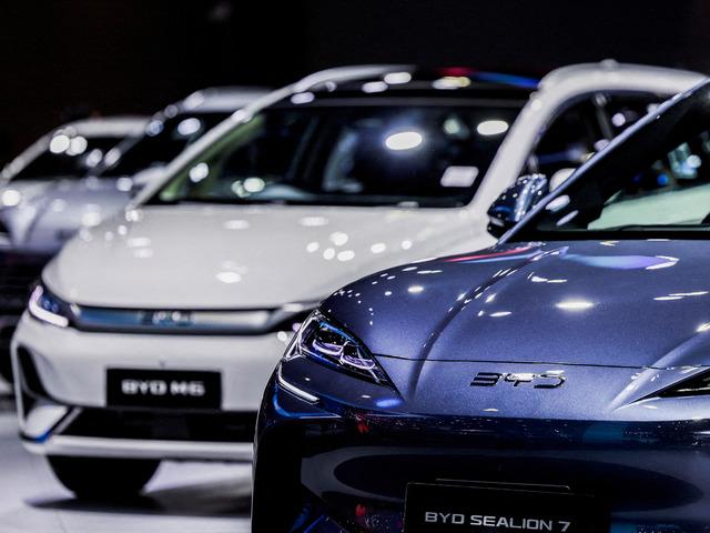 İki otomobil devi karşı karşıya! Stellantis, BYD'yi çileden çıkarttı