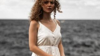 Veliaht'ın Reyhan'ı Serra Arıtürk dantel elbisesiyle mest etti! Beğeni butonu çöktü 