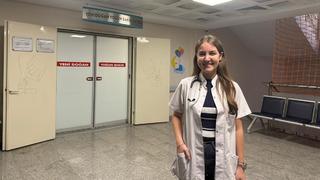 Bu görüntüler sosyal medyada çok konuşuldu! Pediatri doktorunun kuvöz başındaki nöbeti ilgi gördü: Bebeğiniz burada ama biz de buradayız