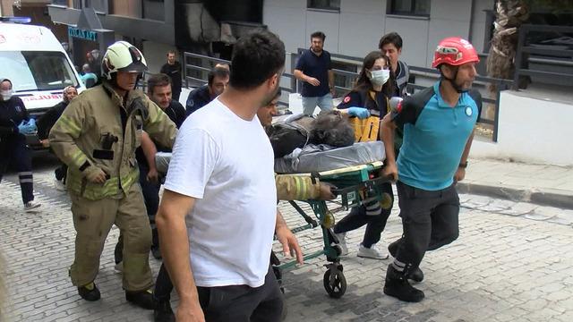 Küçükçekmece'de 5 katlı binada yangın faciası: Bir kişi hayatını kaybetti!
