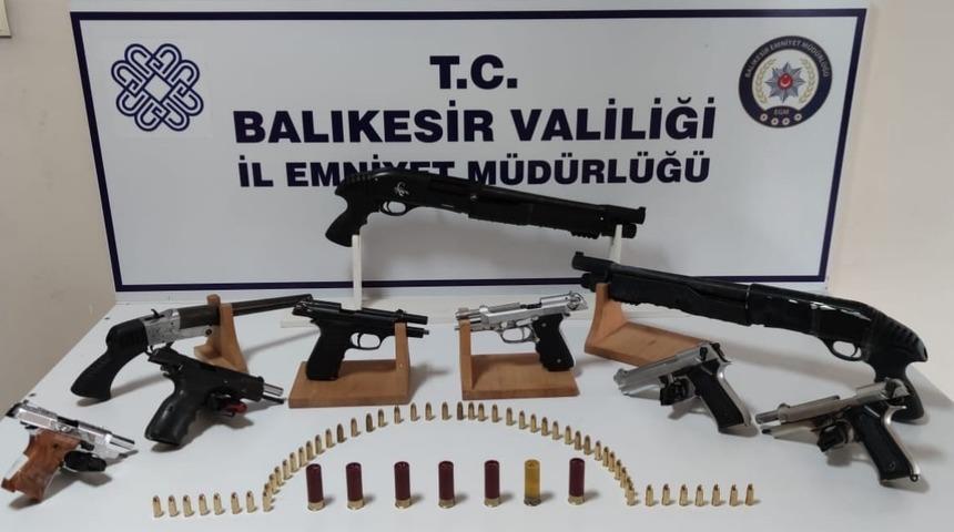Burhaniye polisi suçlulara göz açtırmıyor