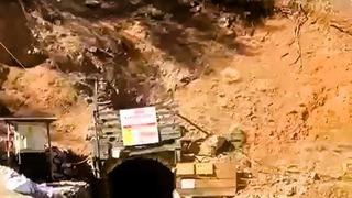 Krom madeninde meydana gelen göçükte 2 işçi mahsur kaldı