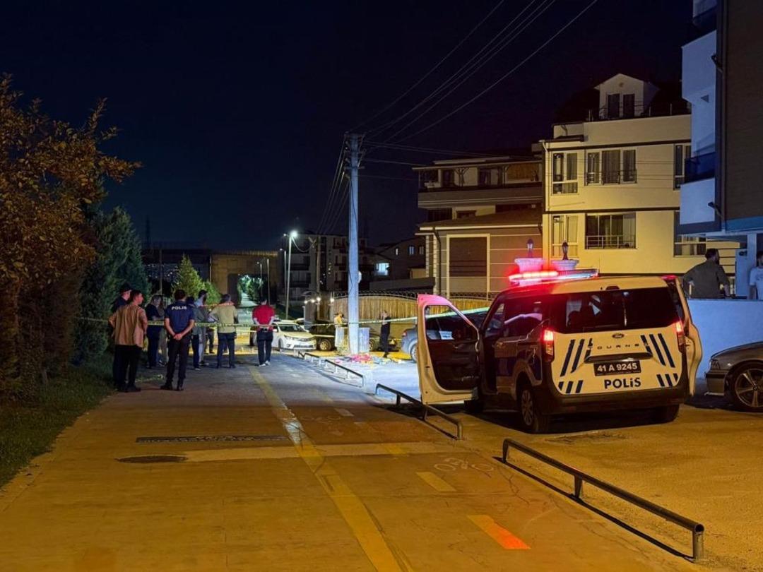 Kocaeli de korkun&ccedil; olay! Kıskan&ccedil; sevgili dehşeti: 3 &ouml;l&uuml; 1