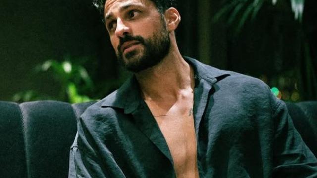 Banyodaki dans videosu hızla yayıldı! Ekin Mert Daymaz'ın sevgilisiyle görüntüleri gündem oldu! Yaş farkı dikkat çekti 