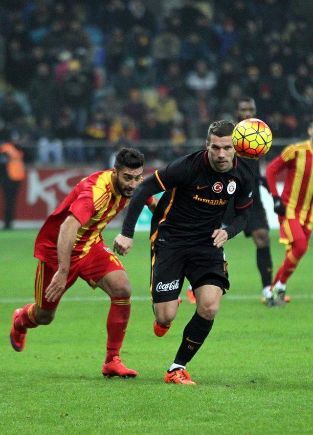 Kayserispor-Galatasaray maçından kareler
