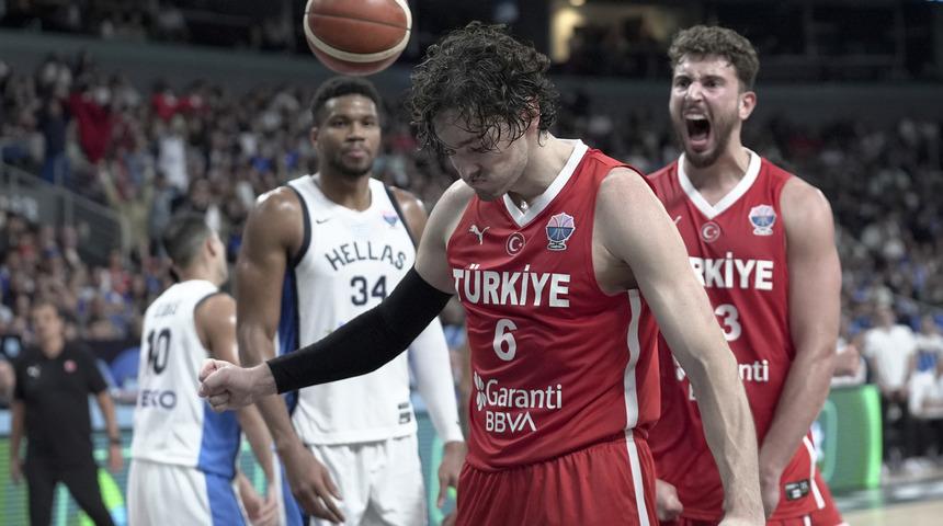 Yunanistan'ı sürklase eden 12 Dev Adam Yunan basınında! 'Türkiye'nin namağlup olması tesadüf değil"