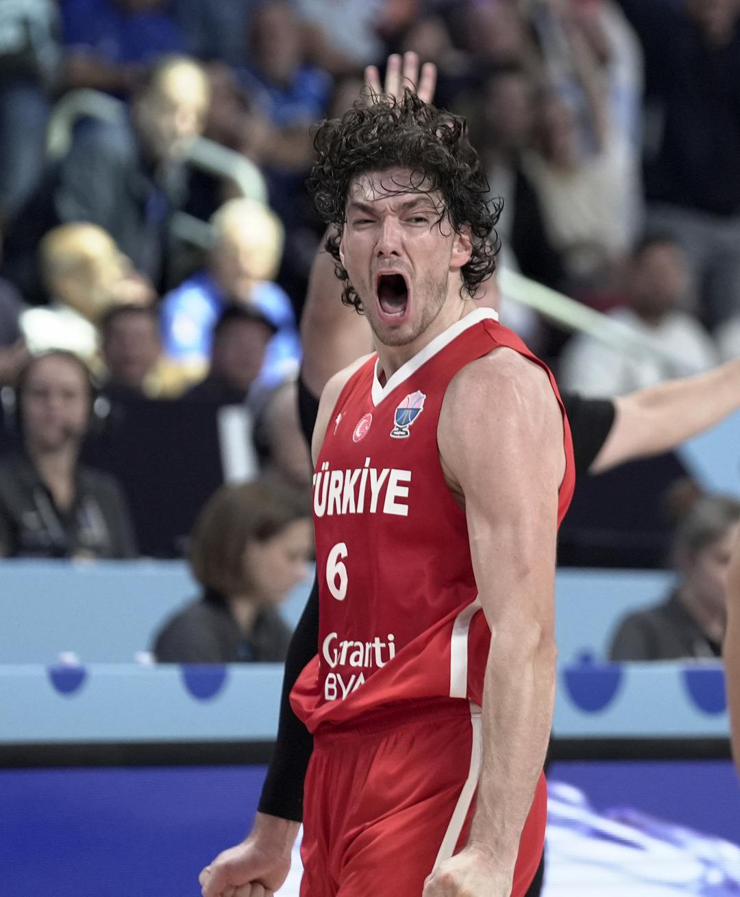 Yunanistan ı sürklase eden 12 Dev Adam Yunan basınında! Türkiye nin namağlup olması tesadüf değil" 2