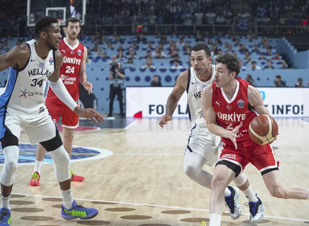 Yunanistan ı sürklase eden 12 Dev Adam Yunan basınında! Türkiye nin namağlup olması tesadüf değil" 9