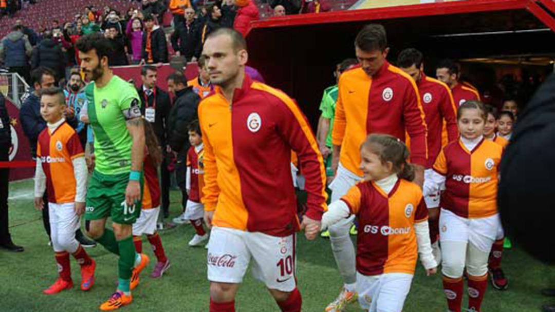  Muslera i&ccedil;in &ccedil;ıldırdılar! 65 milyon TL...