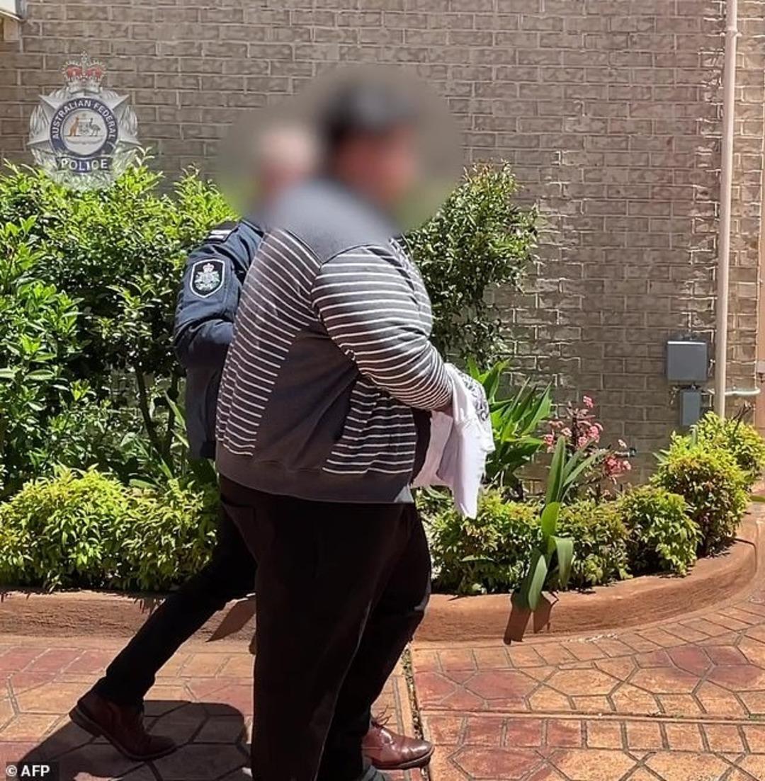 13 yaşındaki erkek rolüyle kız çocuklarını kandırdı! Açık fotoğraflar isteyip şantaj yaptı 1