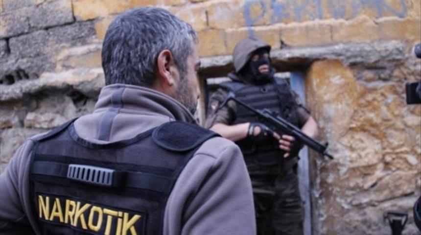 Diyarbakır'da uyuşturucuya darbe: 18 zehir taciri tutuklandı