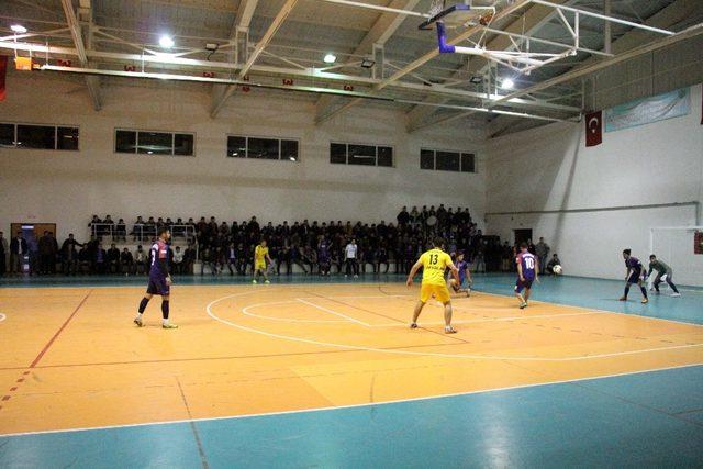 Futsal turnuvasına yoğun ilgi