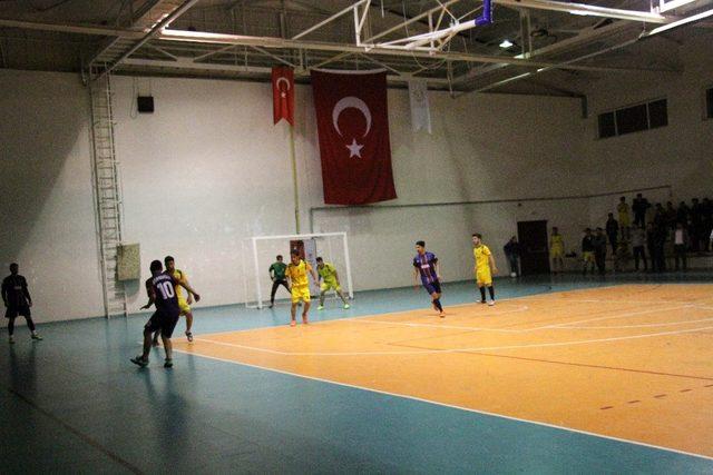 Futsal turnuvasına yoğun ilgi