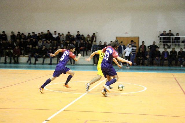 Futsal turnuvasına yoğun ilgi