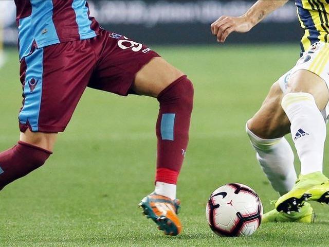 SON DAKİKA | 12 Dev Adam'ın maçıyla aynı saatteydi: Fenerbahçe-Trabzonspor derbisinin saati değişti!