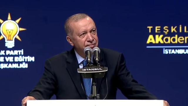 SON DAKİKA | Cumhurbaşkanı Erdoğan kürsüden duyurdu, kameralar Özlem Vural Gürzel'e döndü